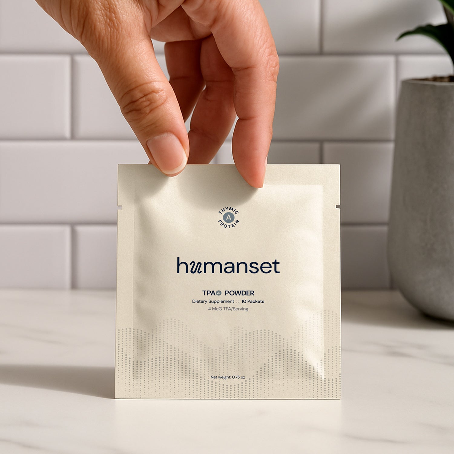 humanset-tpa-powder-packets-10-lifestyle-hand.jpg